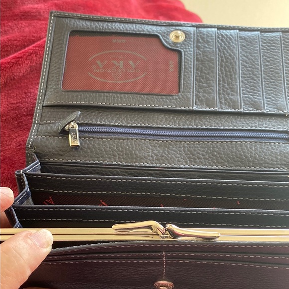 AKA New York Black Leather Wallet - Picture 2 of 3